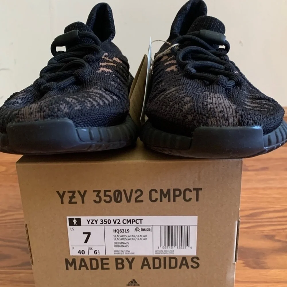YEEZY ADIDAS Black Brown women’s 8.5 men’s 7 Sneakers Shoes 350 V2 C… - Picture 5 of 12